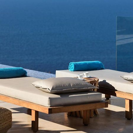 Akron Luxury Suites Korithion Ngoại thất bức ảnh