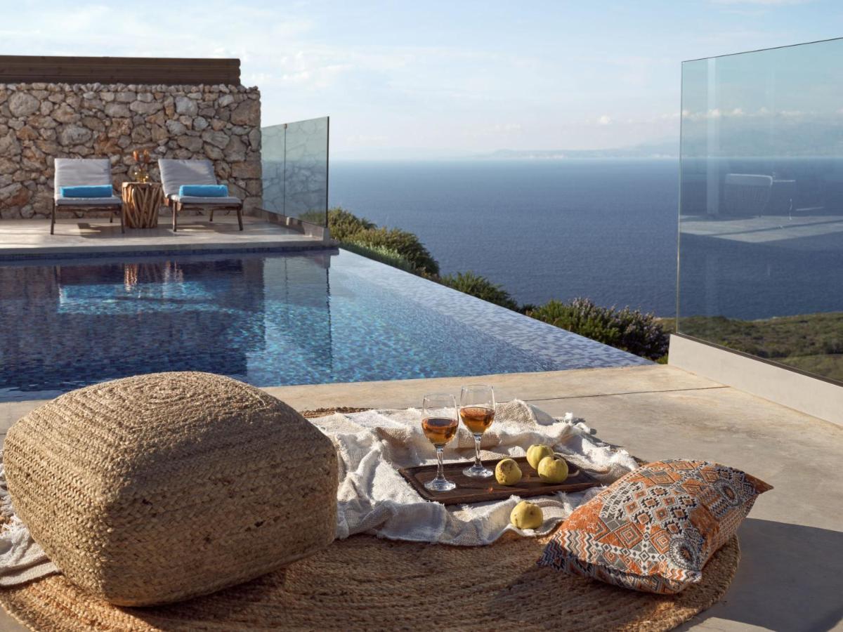 Akron Luxury Suites Korithion Ngoại thất bức ảnh